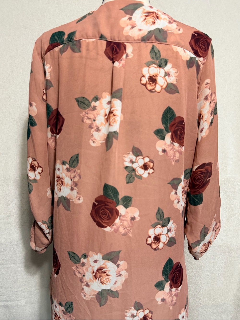 Justify Rose Floral V-Neck Blouse in Dusty Rose - Picture 7 of 12